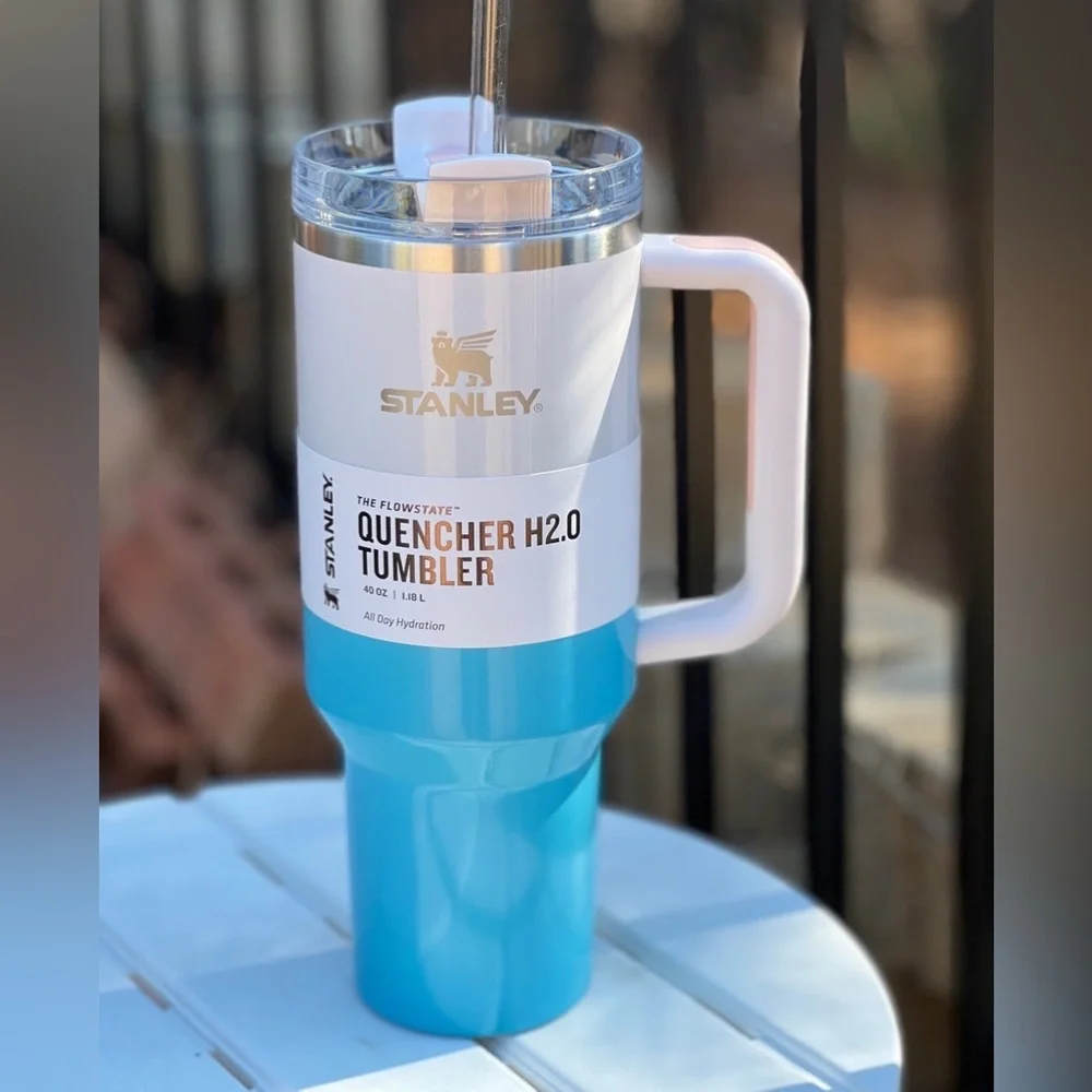 🎉LAST CHANCE🎉Stanley 40 oz. Quencher H2.0 FlowState Tumbler Pool Ombre‎